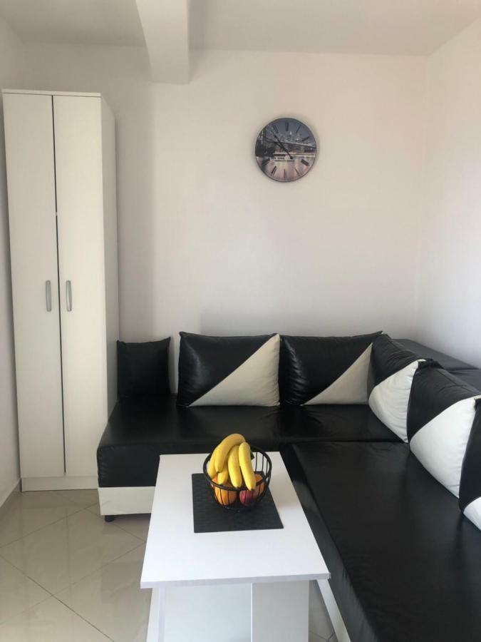 Apartmani Dini Улцинь Экстерьер фото