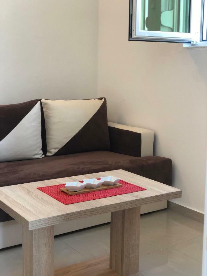 Apartmani Dini Улцинь Экстерьер фото
