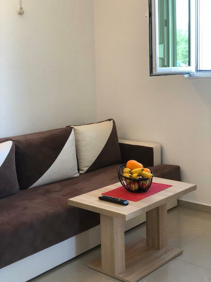 Apartmani Dini Улцинь Экстерьер фото