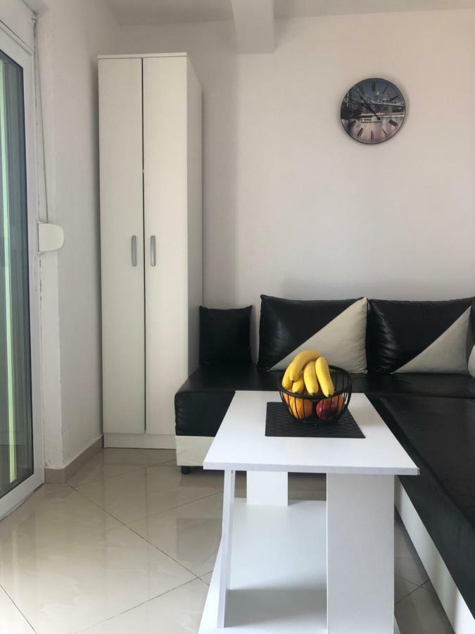 Apartmani Dini Улцинь Экстерьер фото