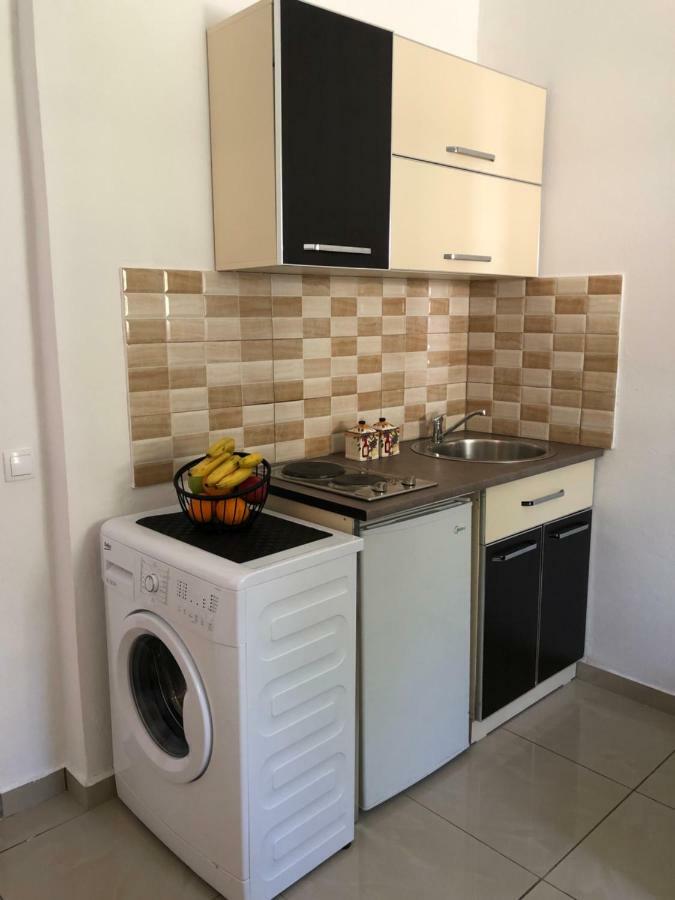 Apartmani Dini Улцинь Экстерьер фото